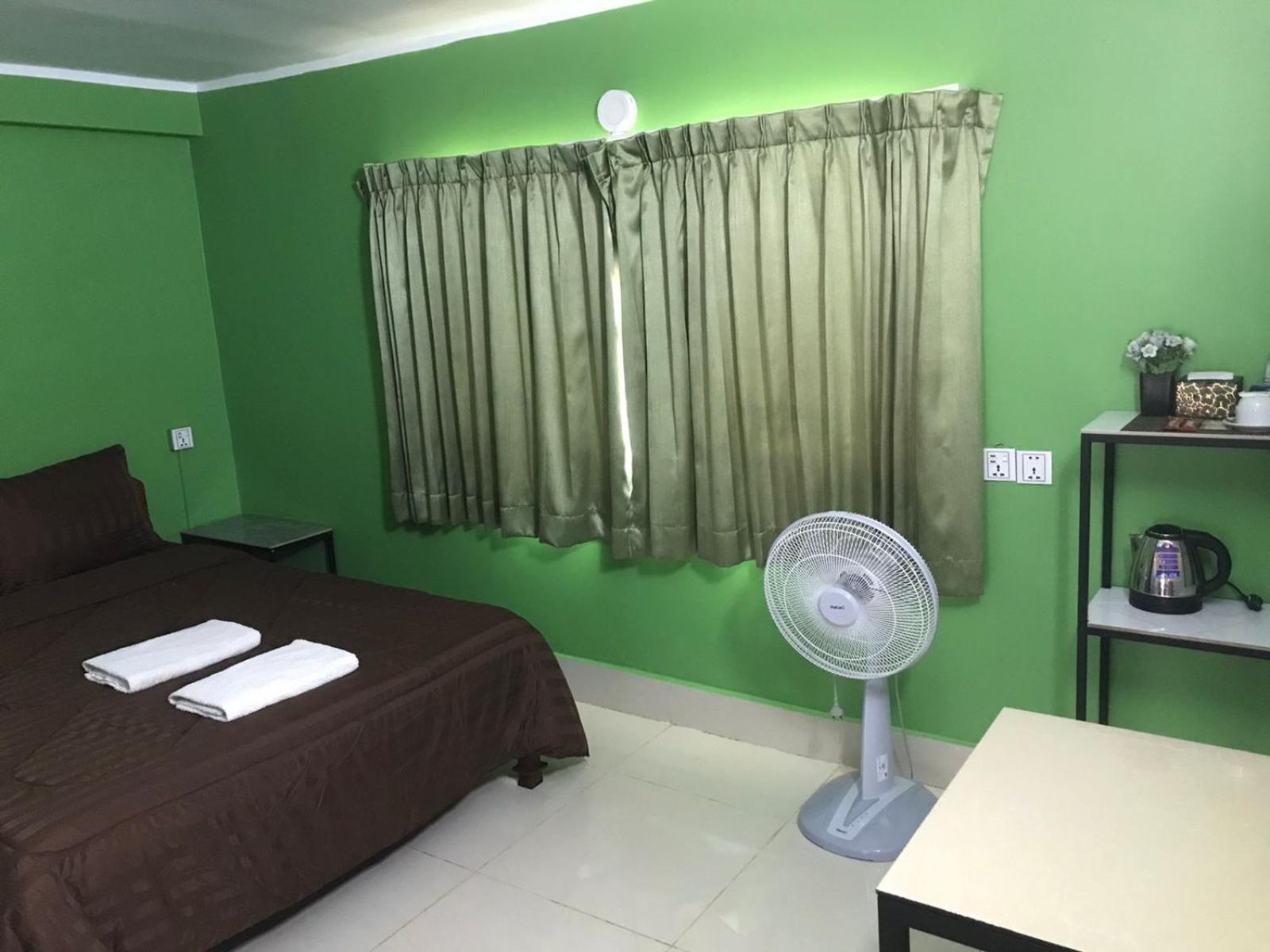 Route 76 Guest House Сен Монуром Екстериор снимка