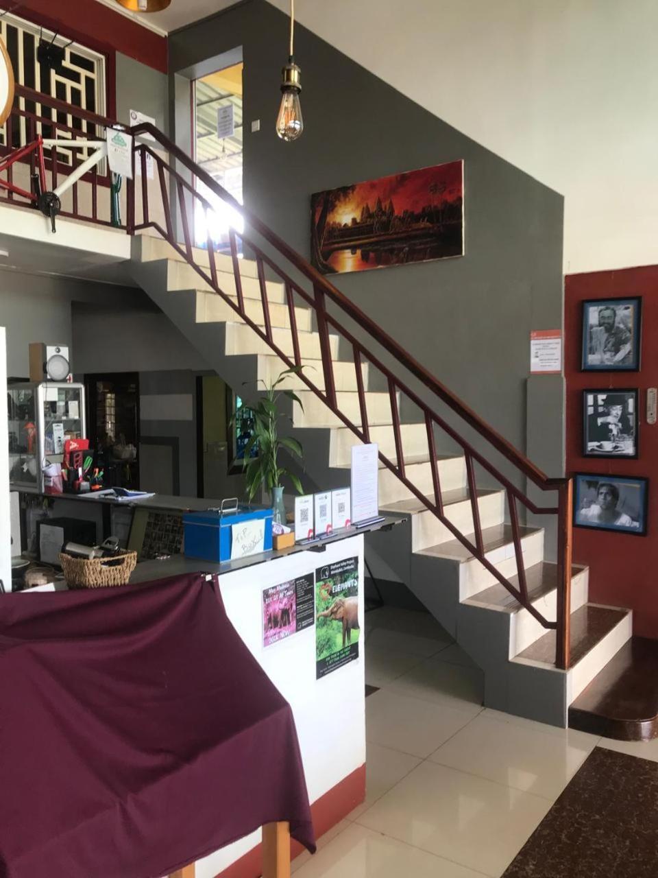Route 76 Guest House Сен Монуром Екстериор снимка
