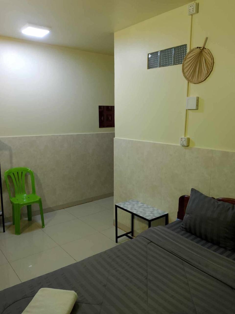 Route 76 Guest House Сен Монуром Екстериор снимка