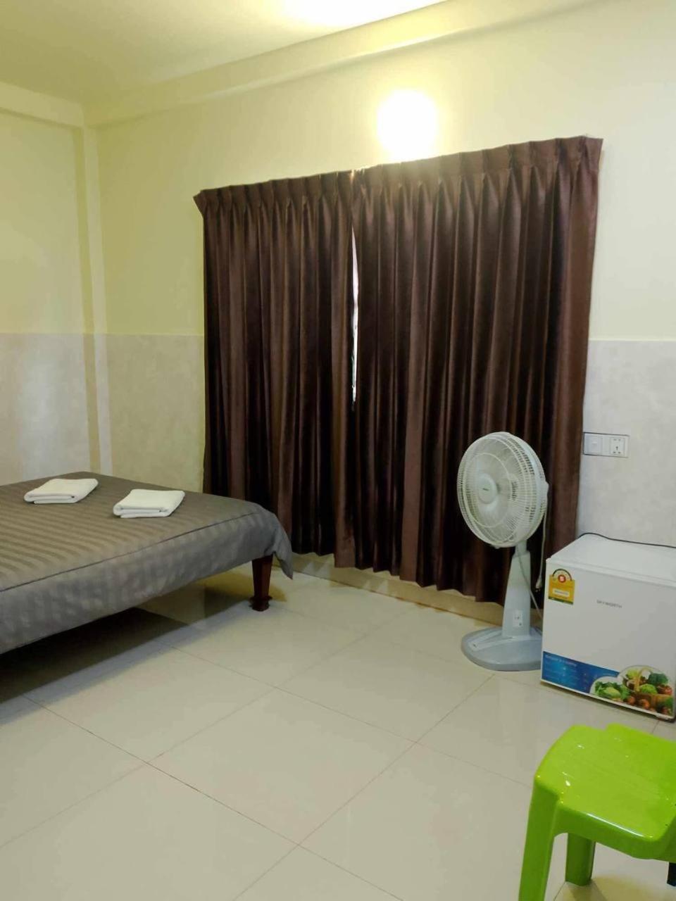 Route 76 Guest House Сен Монуром Екстериор снимка