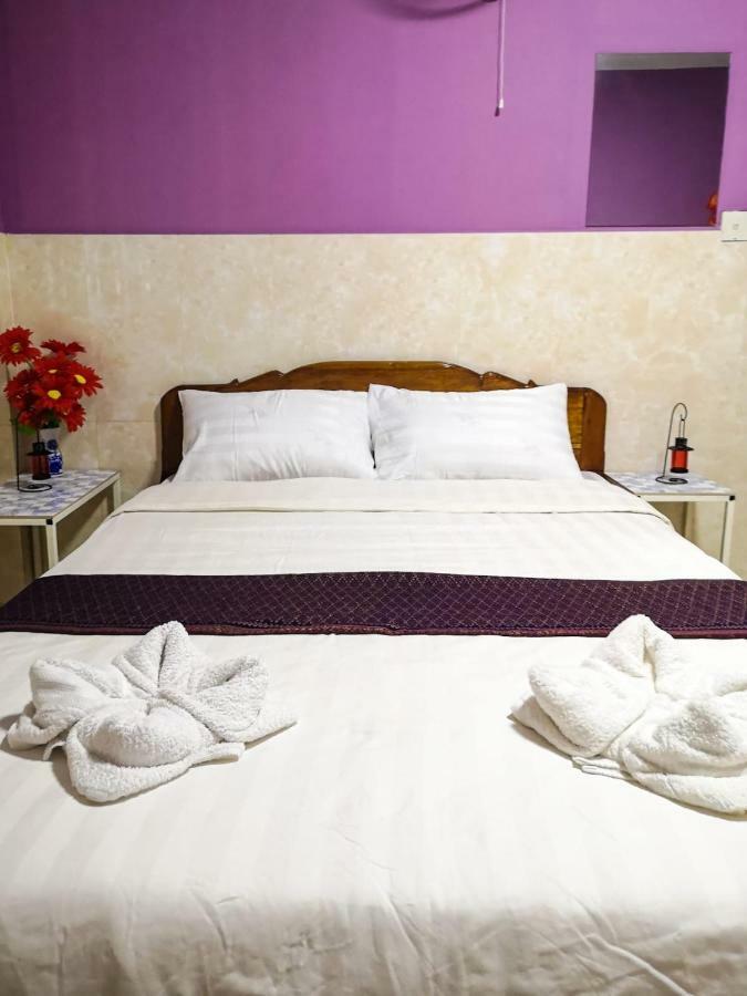 Route 76 Guest House Сен Монуром Екстериор снимка