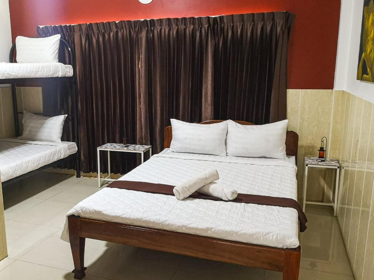 Route 76 Guest House Сен Монуром Екстериор снимка