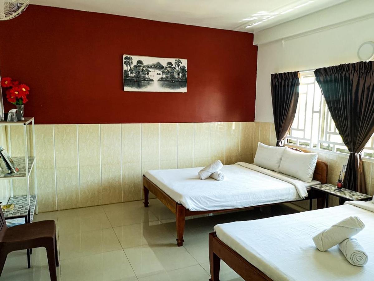 Route 76 Guest House Сен Монуром Екстериор снимка