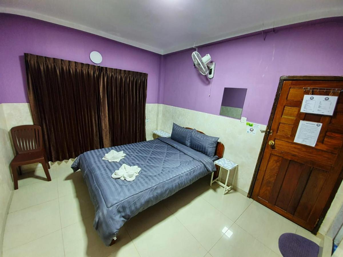 Route 76 Guest House Сен Монуром Екстериор снимка