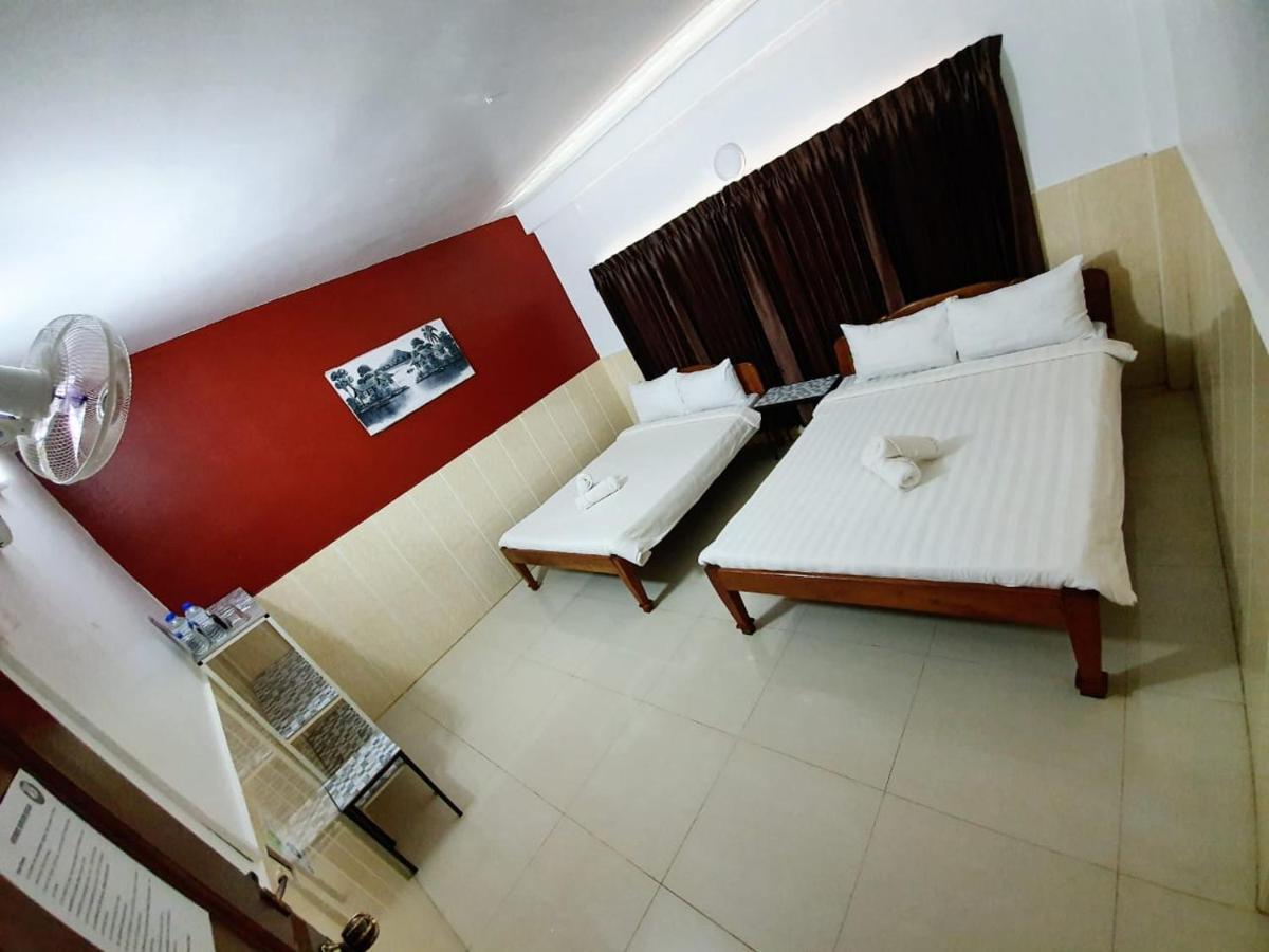 Route 76 Guest House Сен Монуром Екстериор снимка